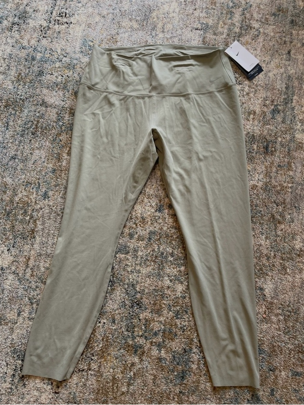Women’s Nike green leggings with thumb holes size xl #activewear #leggings